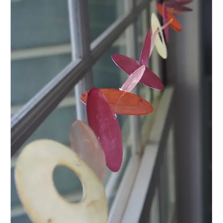 Clearance Capiz Shell Strand – Flame Capiz Wind Chimes