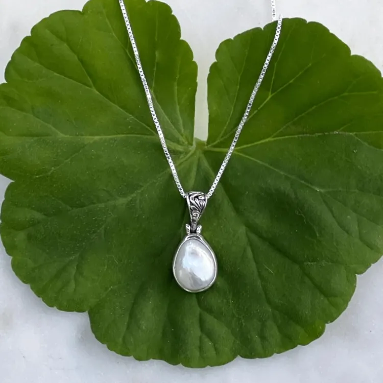 Best Filigree Simplicity Pearl Necklace Necklaces