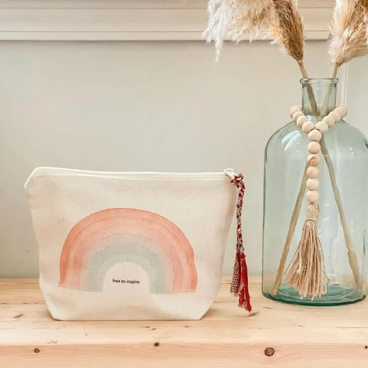 Discount Free to Inspire Pouch Bags