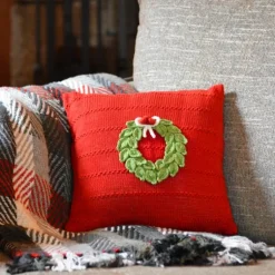 Fashion Green Wreath 10″ Pillow Pillows