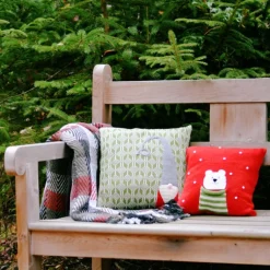 Best Knit Polar Bear Pillow Pillows