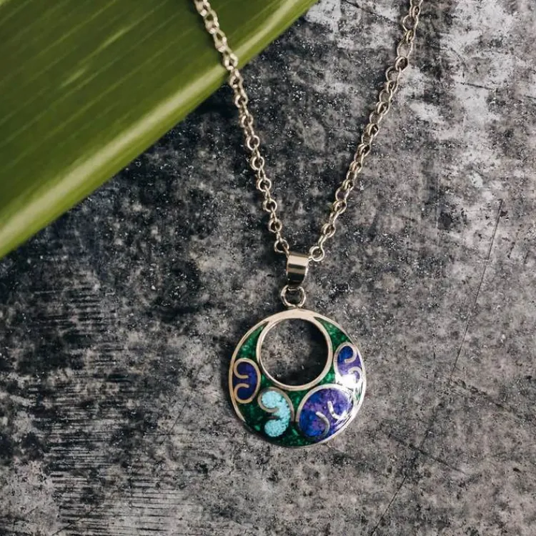 Hot Midnight Swirl Necklace Necklaces