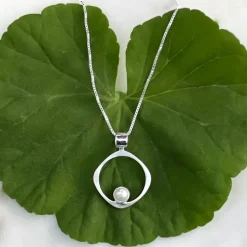 Online Wholeness Pearl Necklace Necklaces